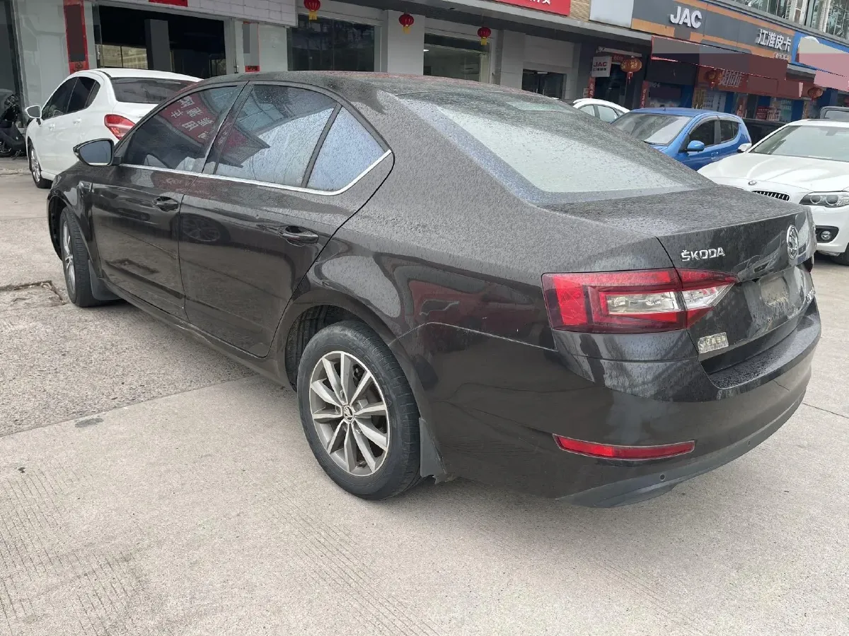 2019 Skoda Octavia 1.5L 116HP L4 5MT,autocango,china used car exporter,china ev exporter,chinese used car exporter,chinese used ev exporter