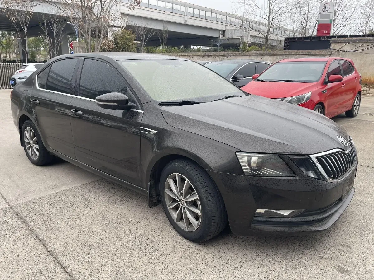 2019 Skoda Octavia 1.5L 116HP L4 5MT,autocango,china used car exporter,china ev exporter,chinese used car exporter,chinese used ev exporter