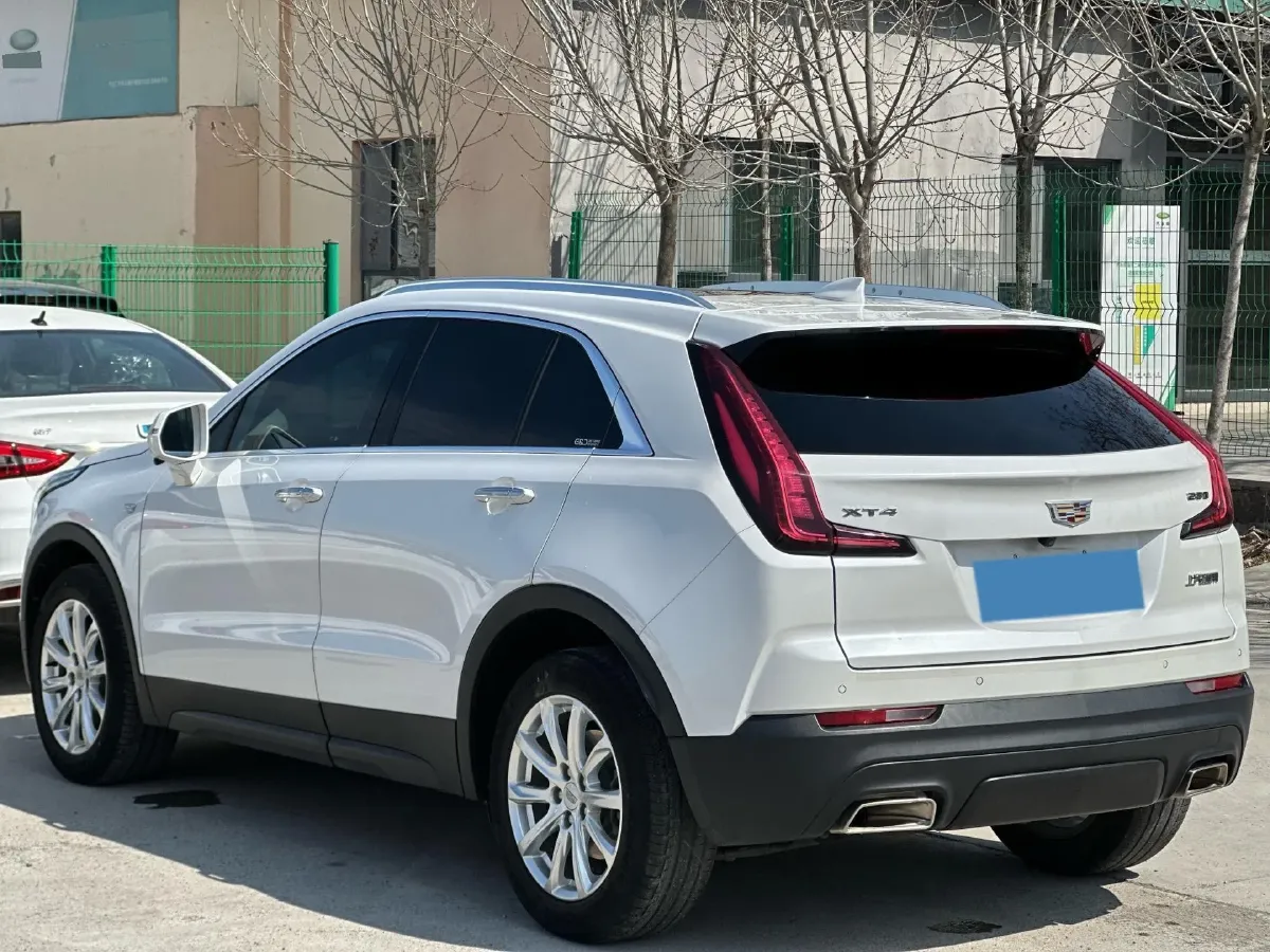 2021 Cadillac XT4 2.0T 237HP L4 9AT,autocango,china used car exporter,china ev exporter,chinese used car exporter,chinese used ev exporter
