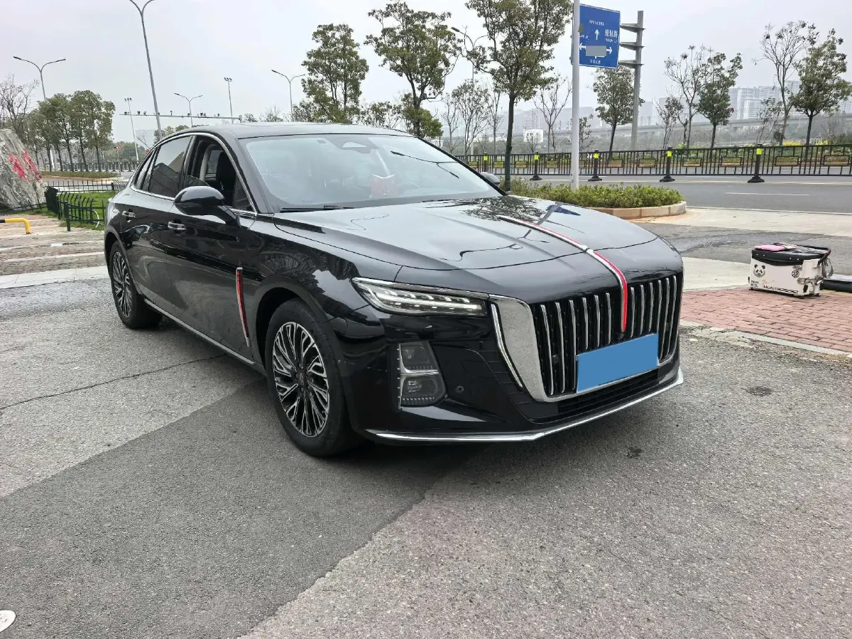 2024 HongQi H5 2.0T 224HP L4 8AT,autocango,china used car exporter,china ev exporter,chinese used car exporter,chinese used ev exporter