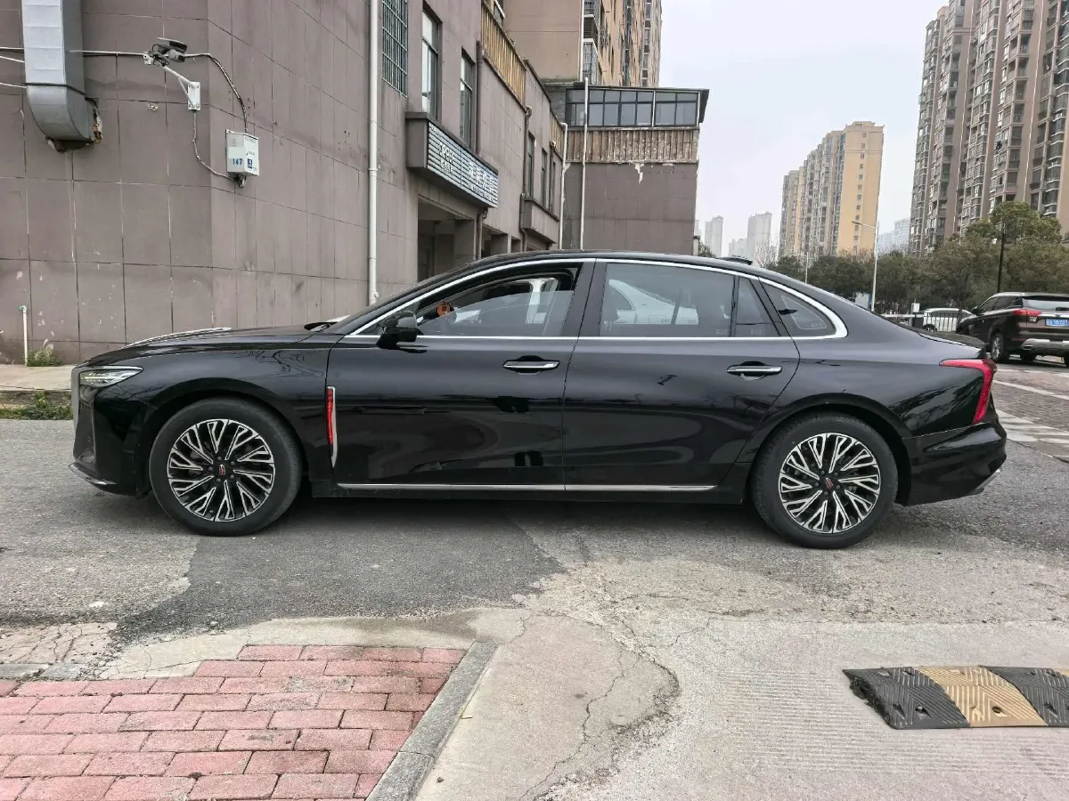 2024 HongQi H5 2.0T 224HP L4 8AT,autocango,china used car exporter,china ev exporter,chinese used car exporter,chinese used ev exporter