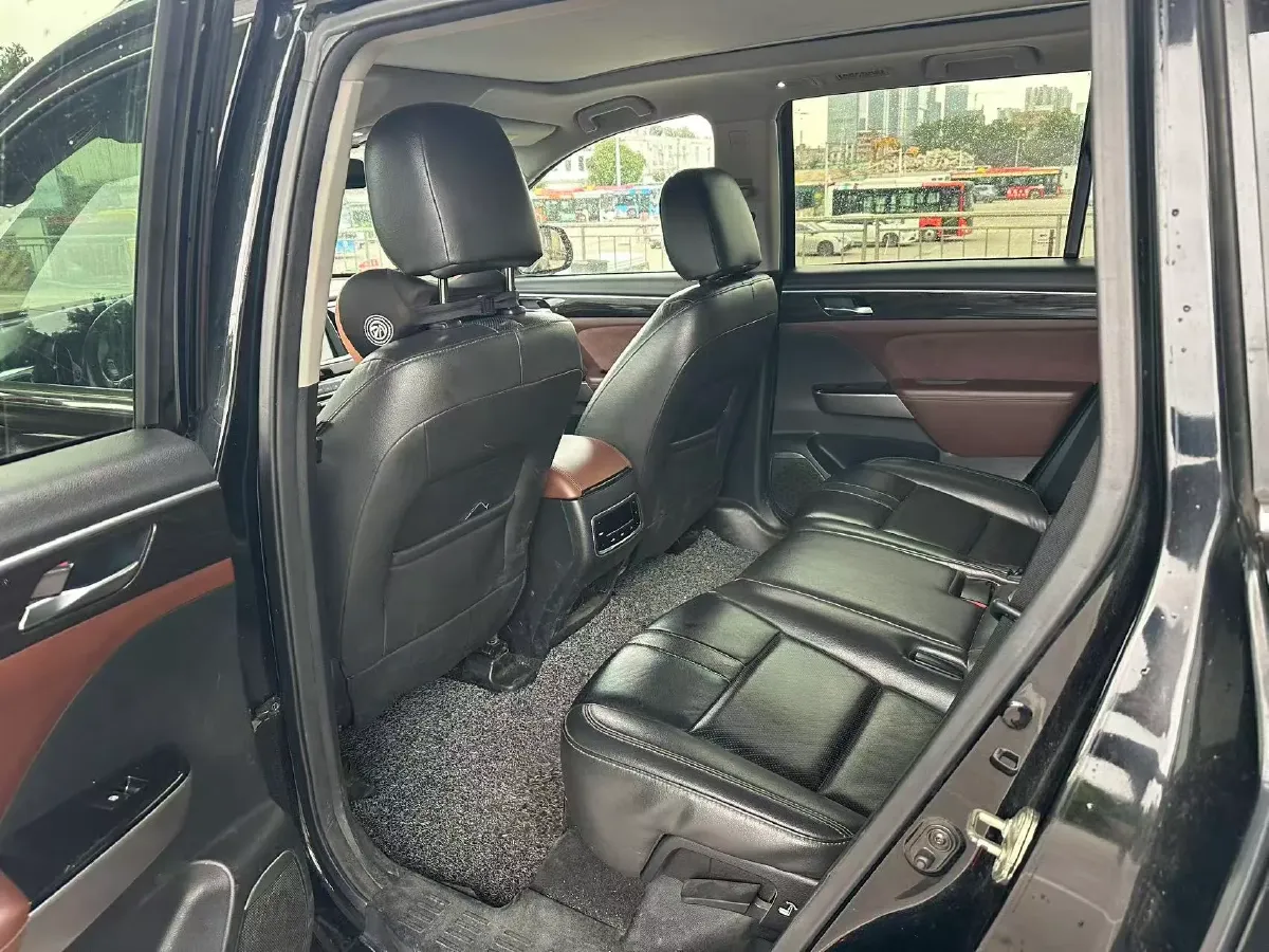 2017 GAC Trumpchi GS8 2.0T 201HP L4 6AT,autocango,china used car exporter,china ev exporter,chinese used car exporter,chinese used ev exporter