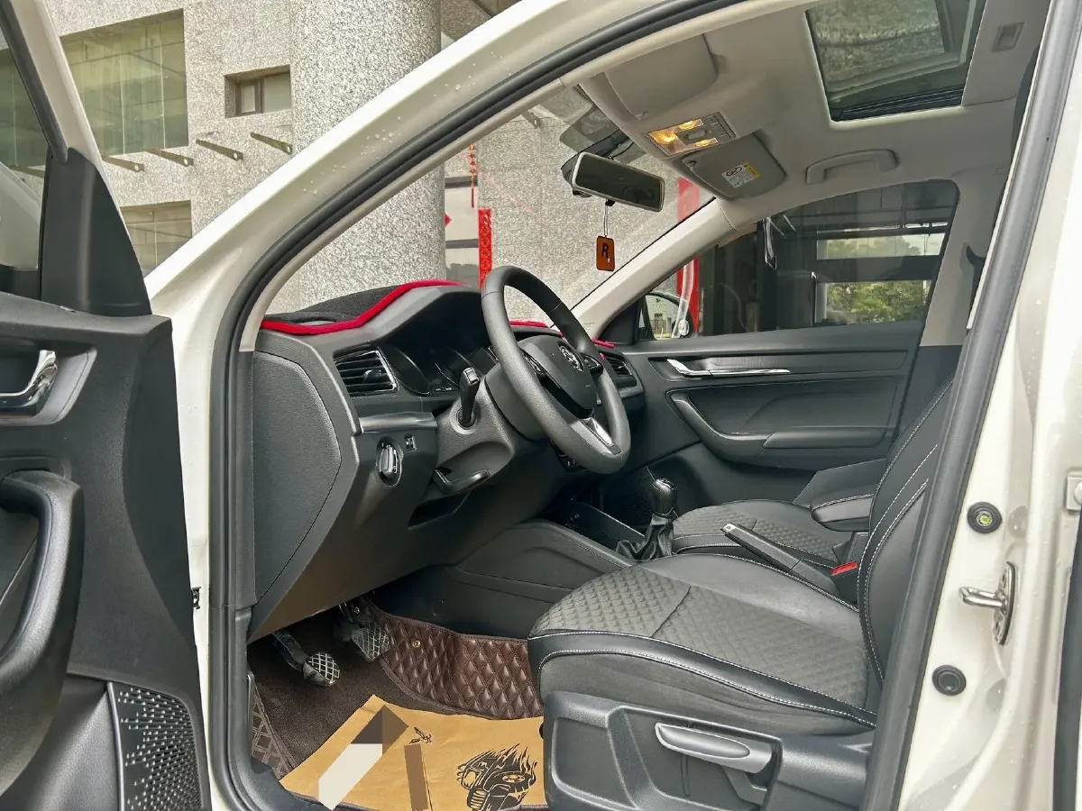 2018 Skoda Kamiq 1.5L 112HP L4 5MT,autocango,china used car exporter,china ev exporter,chinese used car exporter,chinese used ev exporter