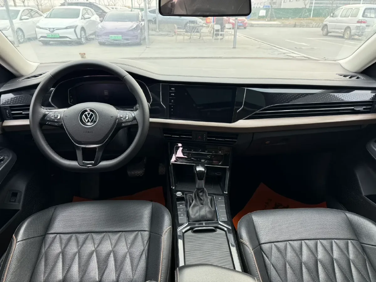 2021 Volkswagen Passat 2.0T 186HP L4 7DCT,autocango,china used car exporter,china ev exporter,chinese used car exporter,chinese used ev exporter