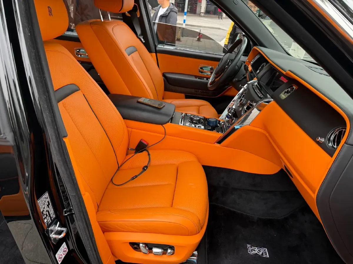 2018 Rolls-Royce Cullinan 6.7T 571HP V12 8AT,autocango,china used car exporter,china ev exporter,chinese used car exporter,chinese used ev exporter