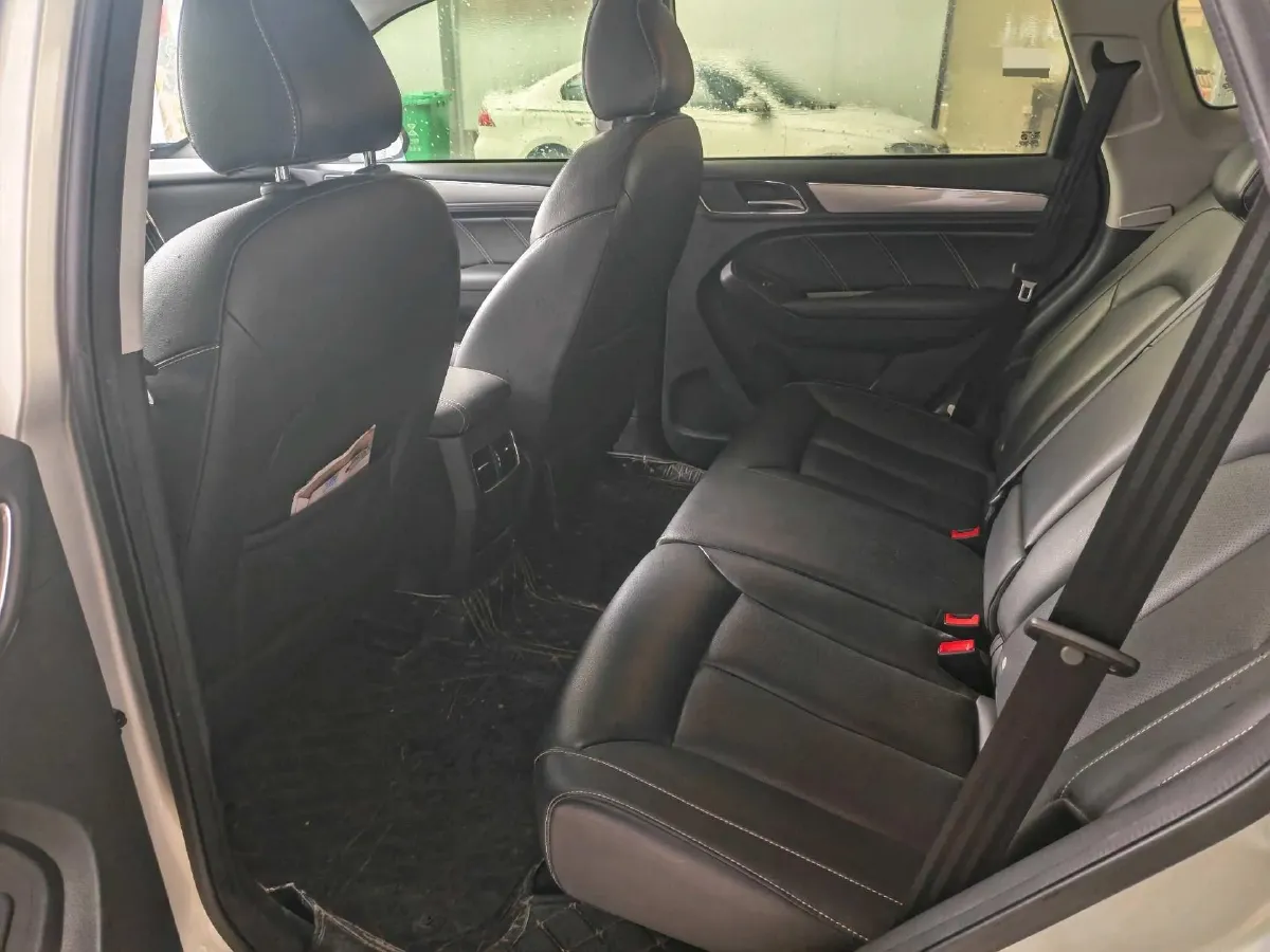 2020 Roewe i6 1.5T 169HP L4 7DCT,autocango,china used car exporter,china ev exporter,chinese used car exporter,chinese used ev exporter