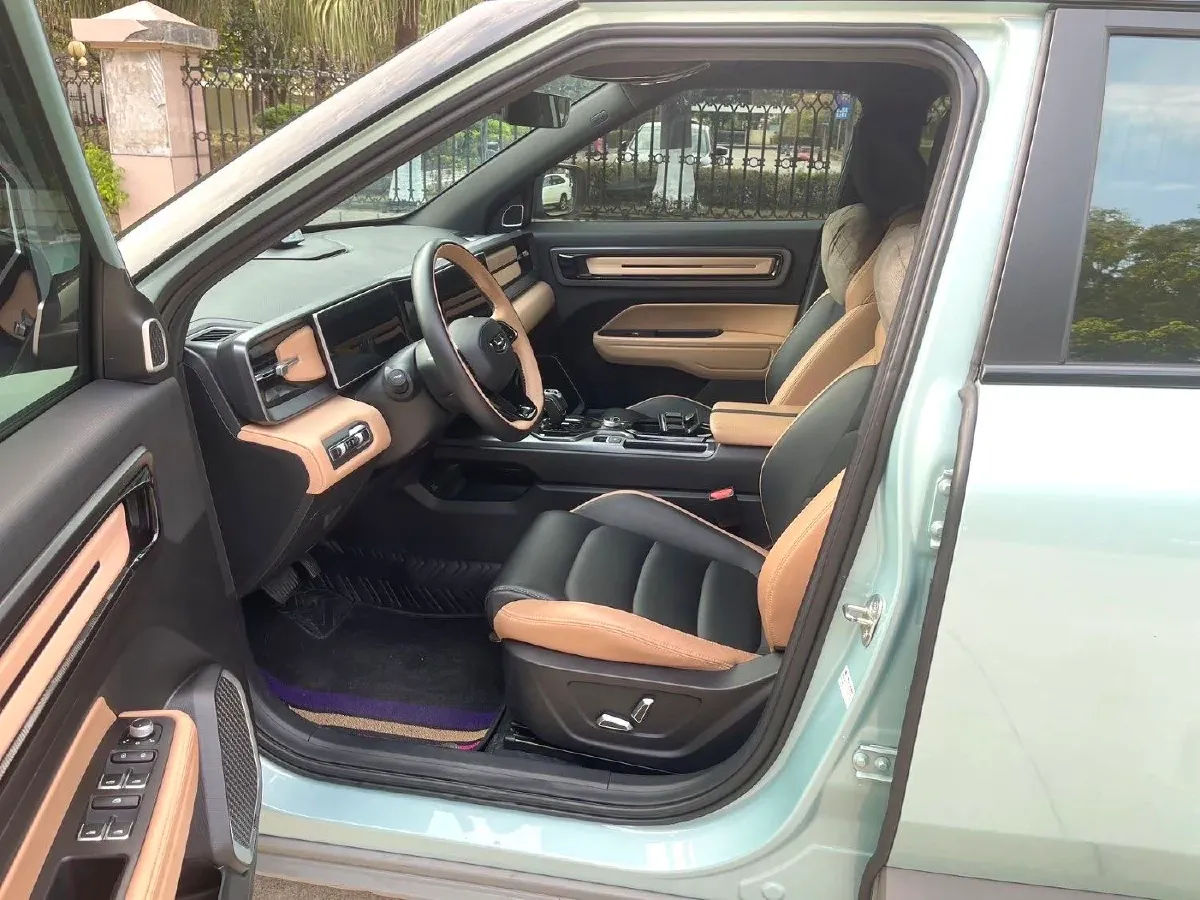 2023 Geely ICON 1.5T 181HP L4 7DCT,autocango,china used car exporter,china ev exporter,chinese used car exporter,chinese used ev exporter