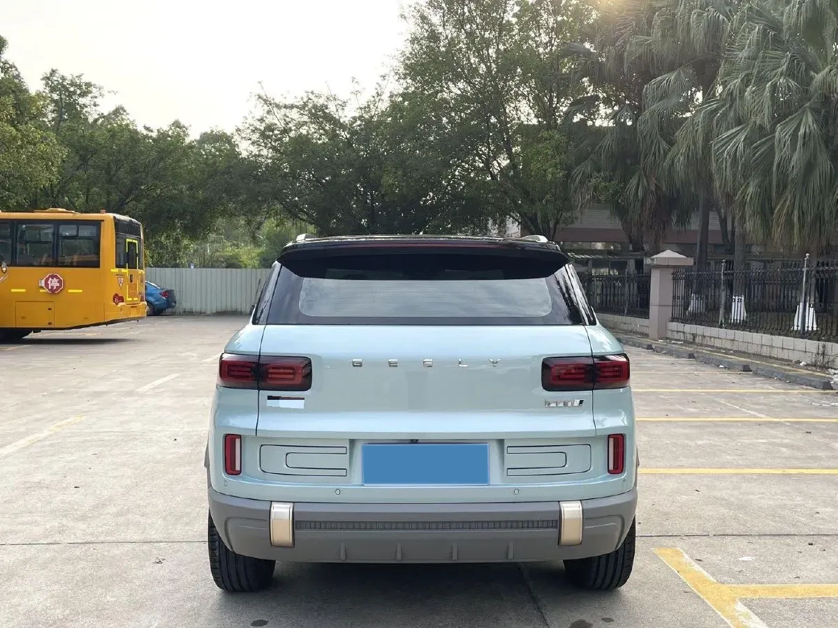2023 Geely ICON 1.5T 181HP L4 7DCT,autocango,china used car exporter,china ev exporter,chinese used car exporter,chinese used ev exporter