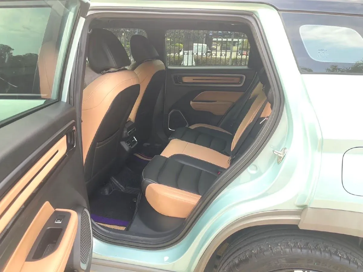 2023 Geely ICON 1.5T 181HP L4 7DCT,autocango,china used car exporter,china ev exporter,chinese used car exporter,chinese used ev exporter