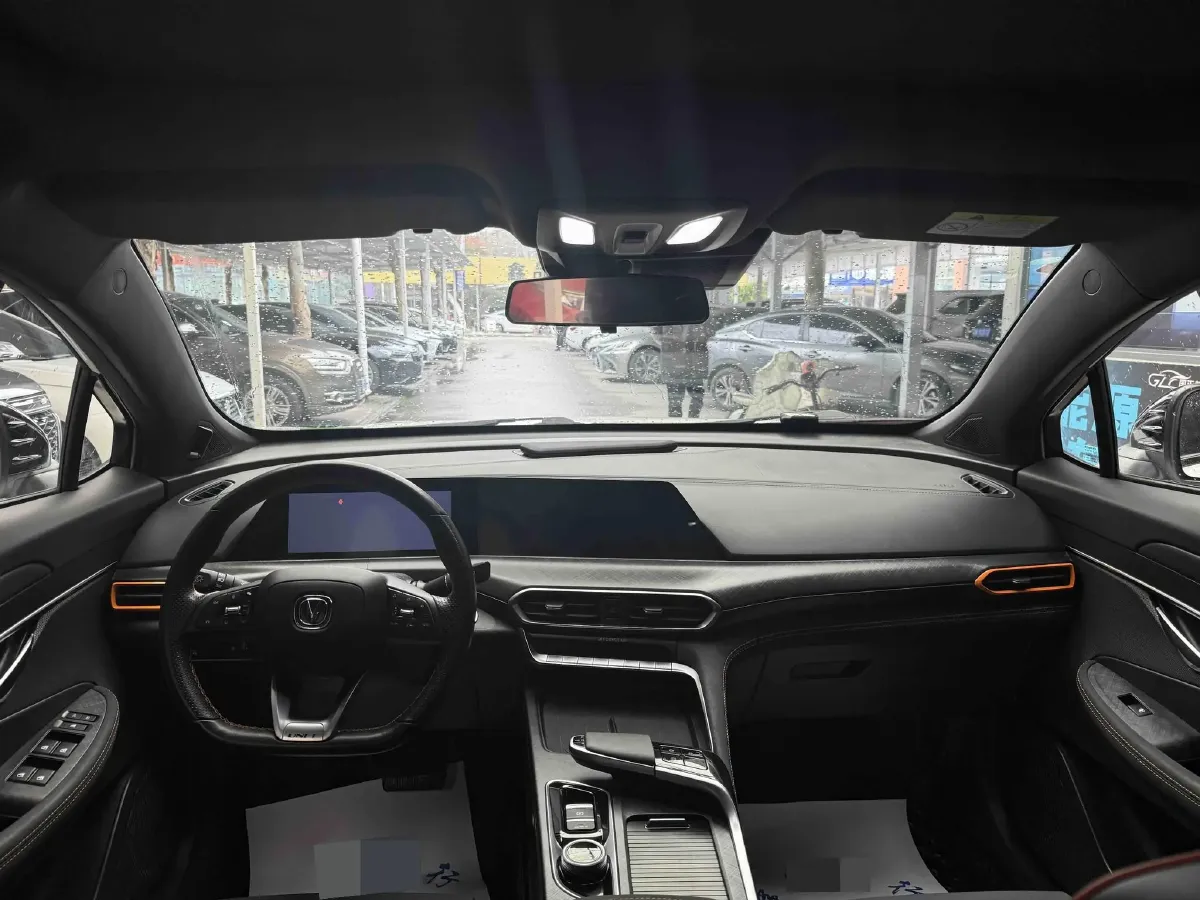 2022 ChangAn UNI-T 1.5T 188HP L4 7DCT,autocango,china used car exporter,china ev exporter,chinese used car exporter,chinese used ev exporter