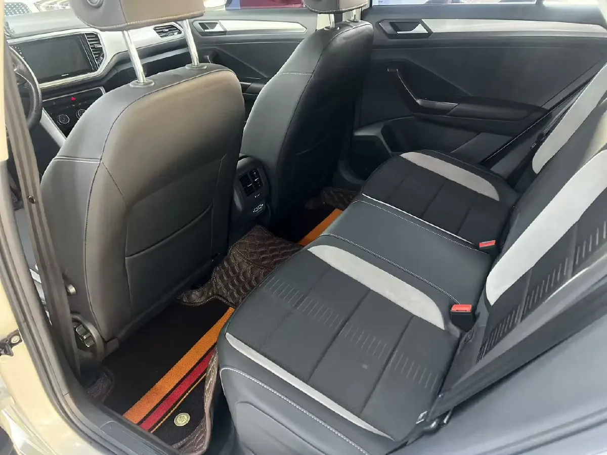 2020 Volkswagen T-Roc 1.4T 131HP L4 7DCT,autocango,china used car exporter,china ev exporter,chinese used car exporter,chinese used ev exporter