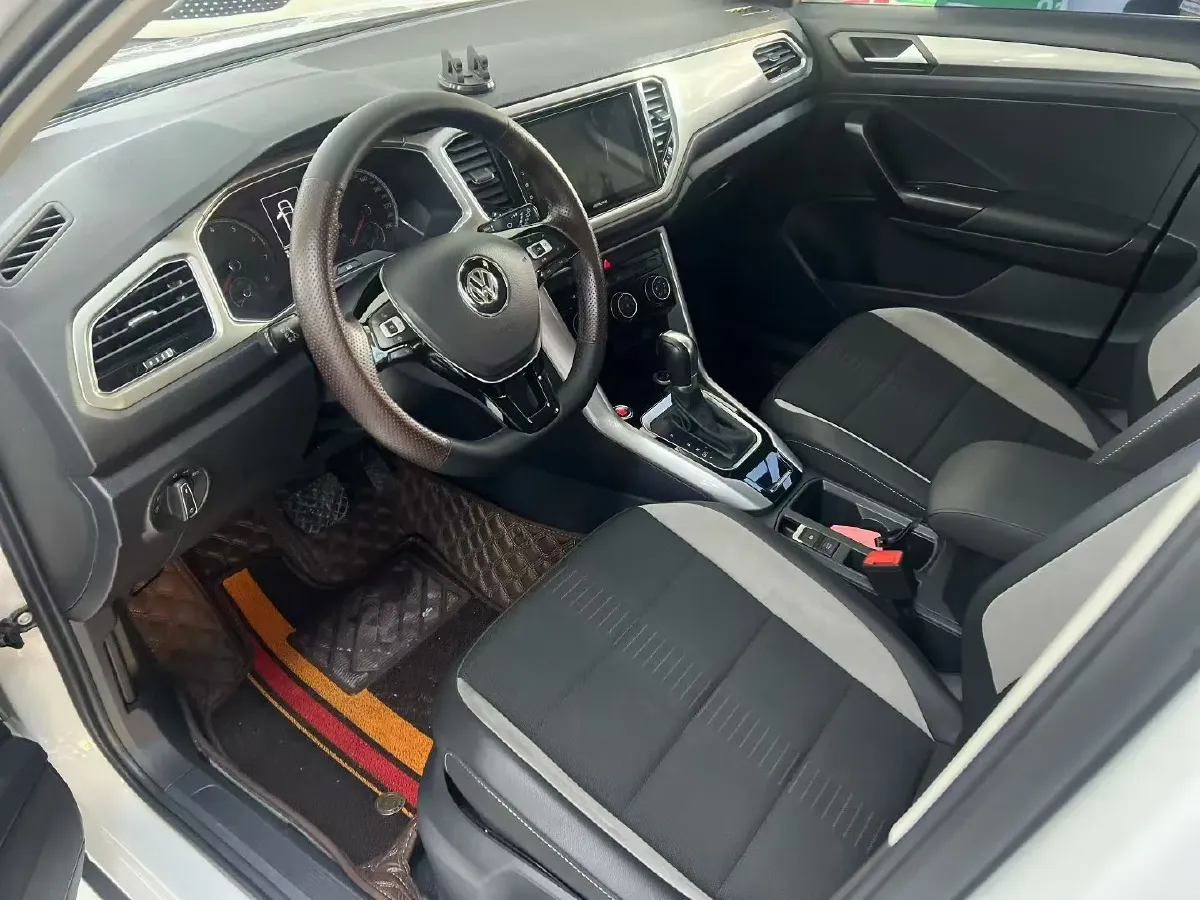 2020 Volkswagen T-Roc 1.4T 131HP L4 7DCT,autocango,china used car exporter,china ev exporter,chinese used car exporter,chinese used ev exporter