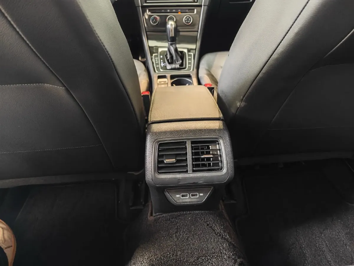 2019 Brilliance Auto V7 1.8T 231HP L4 7DCT,autocango,china used car exporter,china ev exporter,chinese used car exporter,chinese used ev exporter