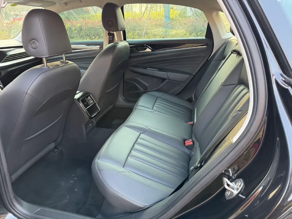 2024 Volkswagen Passat 1.4T 150HP L4 7DCT,autocango,china used car exporter,china ev exporter,chinese used car exporter,chinese used ev exporter