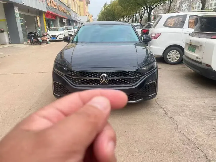 2023 Volkswagen Passat 2.0T 186HP L4 7DCT,autocango,china used car exporter,china ev exporter,chinese used car exporter,chinese used ev exporter