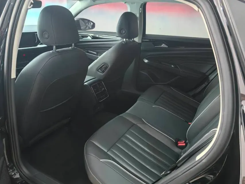 2023 Volkswagen Passat 2.0T 186HP L4 7DCT,autocango,china used car exporter,china ev exporter,chinese used car exporter,chinese used ev exporter