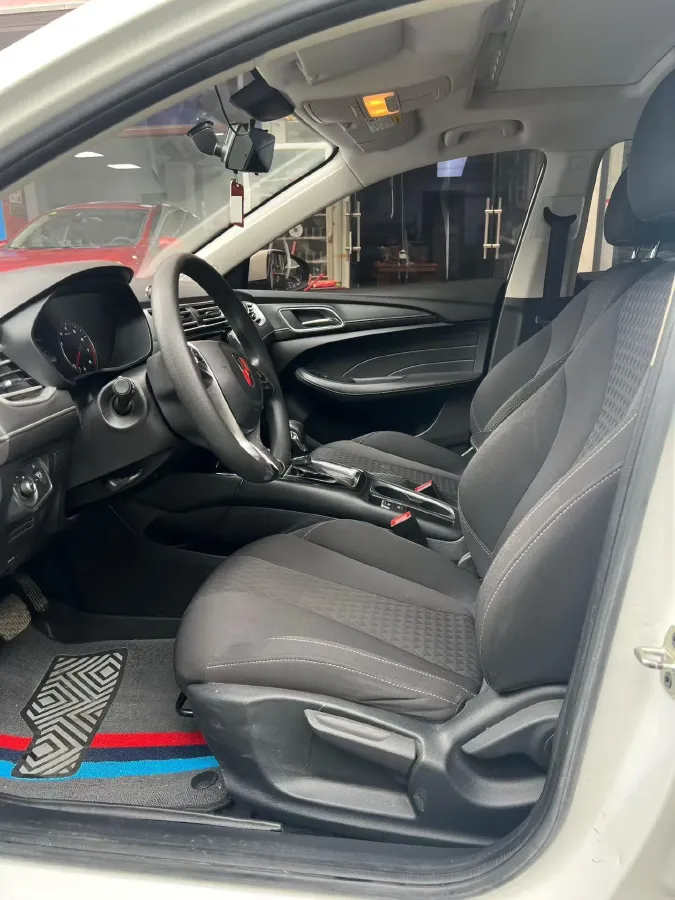 2019 Roewe i5 1.5L 120HP L4 CVT,autocango,china used car exporter,china ev exporter,chinese used car exporter,chinese used ev exporter
