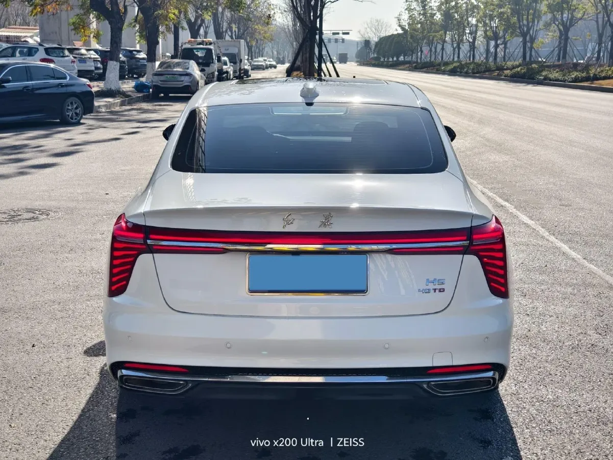 2023 HongQi H5 2.0T 224HP L4 8AT,autocango,china used car exporter,china ev exporter,chinese used car exporter,chinese used ev exporter