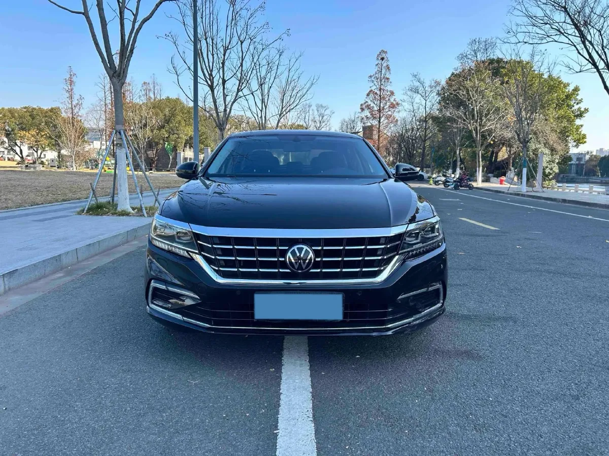 2021 Volkswagen Passat 2.0T 186HP L4 7DCT,autocango,china used car exporter,china ev exporter,chinese used car exporter,chinese used ev exporter