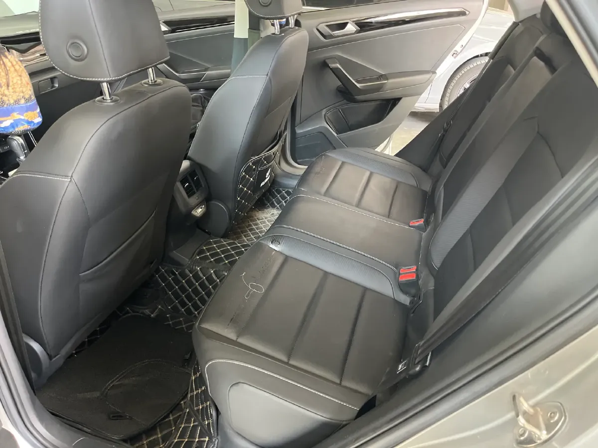 2022 Volkswagen T-Roc 1.4T 150HP L4 7DCT,autocango,china used car exporter,china ev exporter,chinese used car exporter,chinese used ev exporter