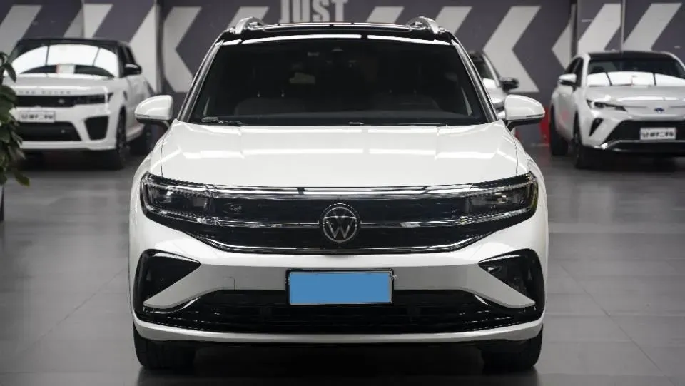 2021 Volkswagen Talagon 2.0T 220HP L4 7DCT,autocango,china used car exporter,china ev exporter,chinese used car exporter,chinese used ev exporter