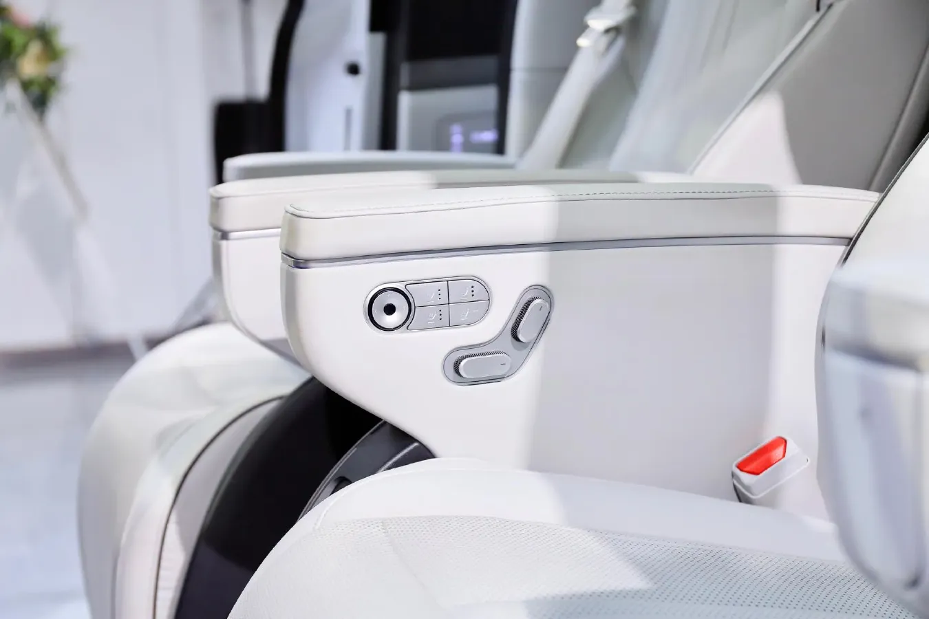 2024 Xpeng X9 BEV 101.5KWH,autocango,china used car exporter,china ev exporter,chinese used car exporter,chinese used ev exporter