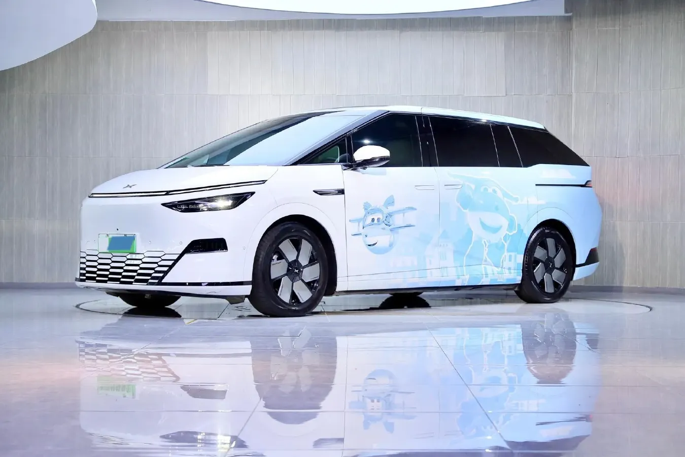 2024 Xpeng X9 BEV 101.5KWH,autocango,china used car exporter,china ev exporter,chinese used car exporter,chinese used ev exporter