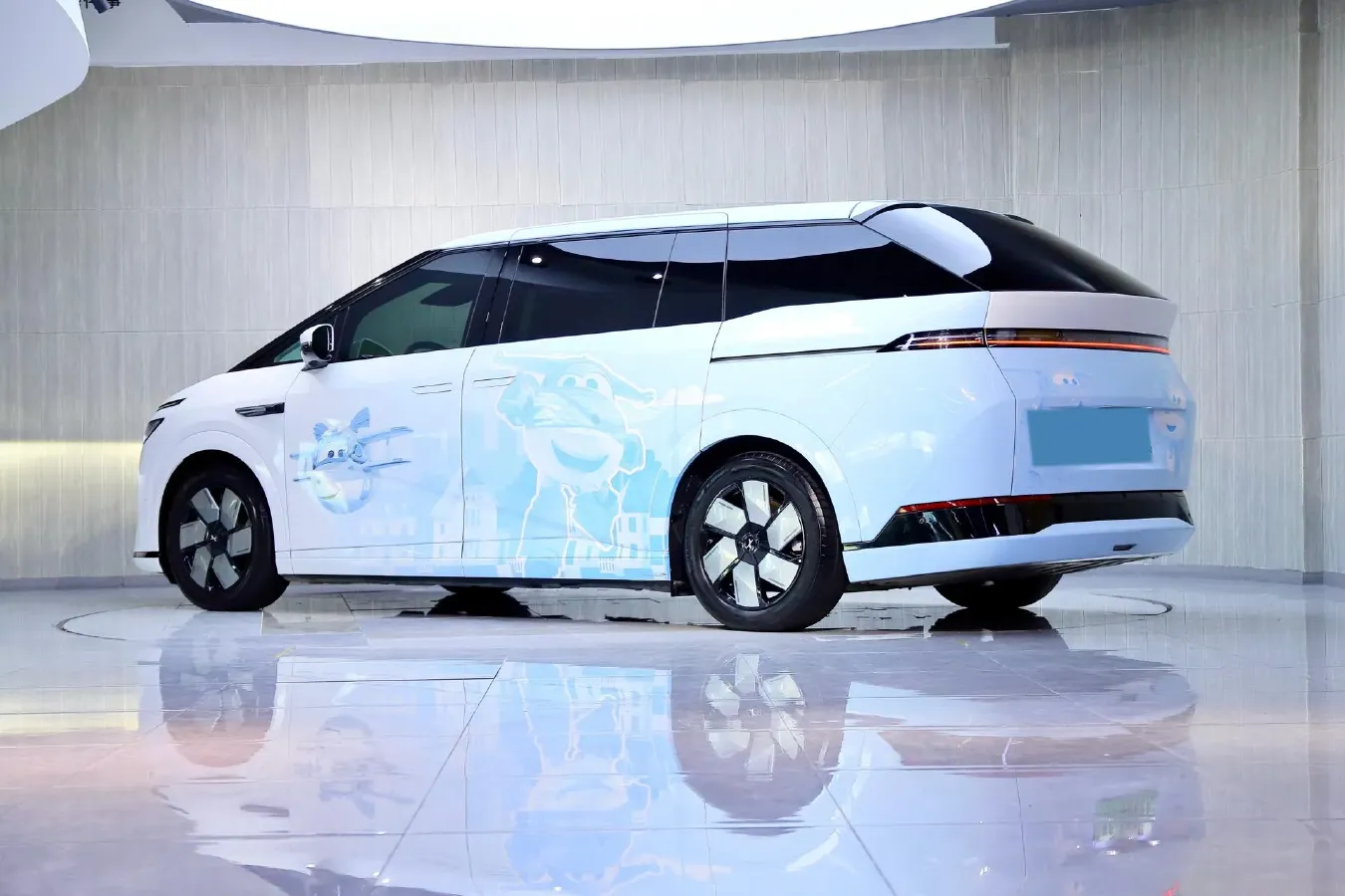 2024 Xpeng X9 BEV 101.5KWH,autocango,china used car exporter,china ev exporter,chinese used car exporter,chinese used ev exporter