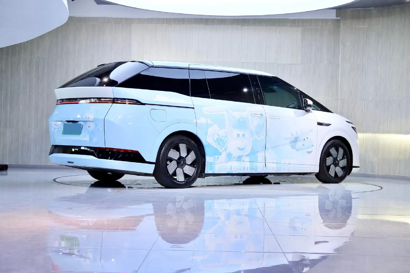 2024 Xpeng X9 BEV 101.5KWH,autocango,china used car exporter,china ev exporter,chinese used car exporter,chinese used ev exporter