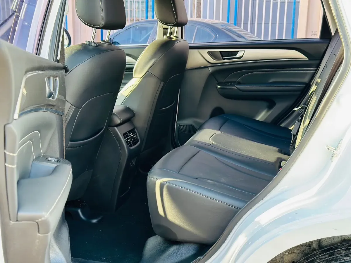 2023 Haval M6 1.5T 150HP L4 7DCT,autocango,china used car exporter,china ev exporter,chinese used car exporter,chinese used ev exporter