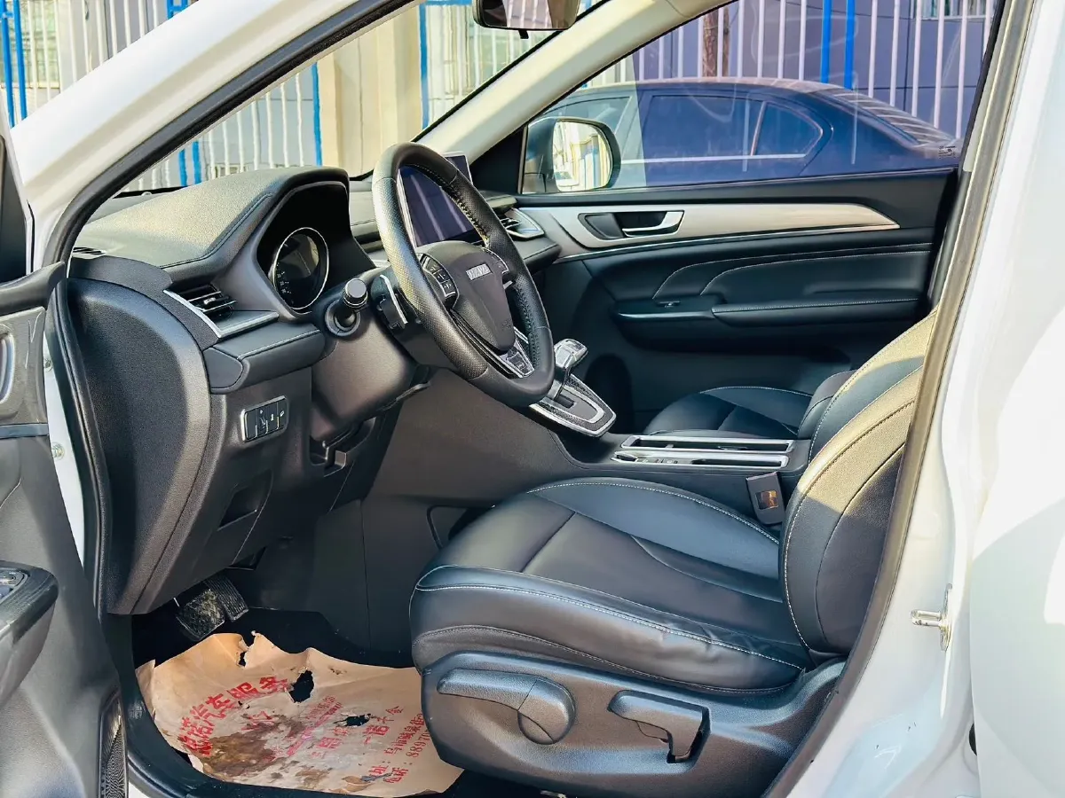 2023 Haval M6 1.5T 150HP L4 7DCT,autocango,china used car exporter,china ev exporter,chinese used car exporter,chinese used ev exporter