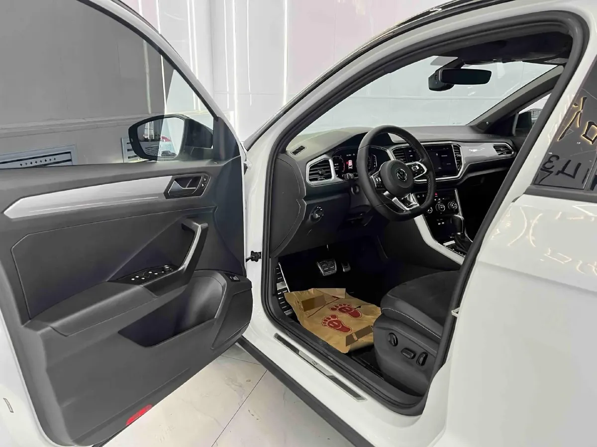 2022 Volkswagen T-Roc 1.4T 150HP L4 7DCT,autocango,china used car exporter,china ev exporter,chinese used car exporter,chinese used ev exporter