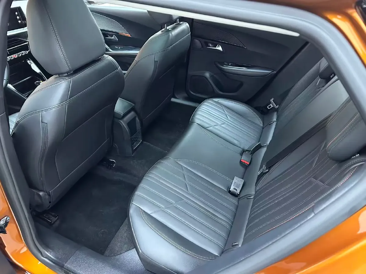 2022 Peugeot 2008 1.2T 136HP L3 6DCT,autocango,china used car exporter,china ev exporter,chinese used car exporter,chinese used ev exporter