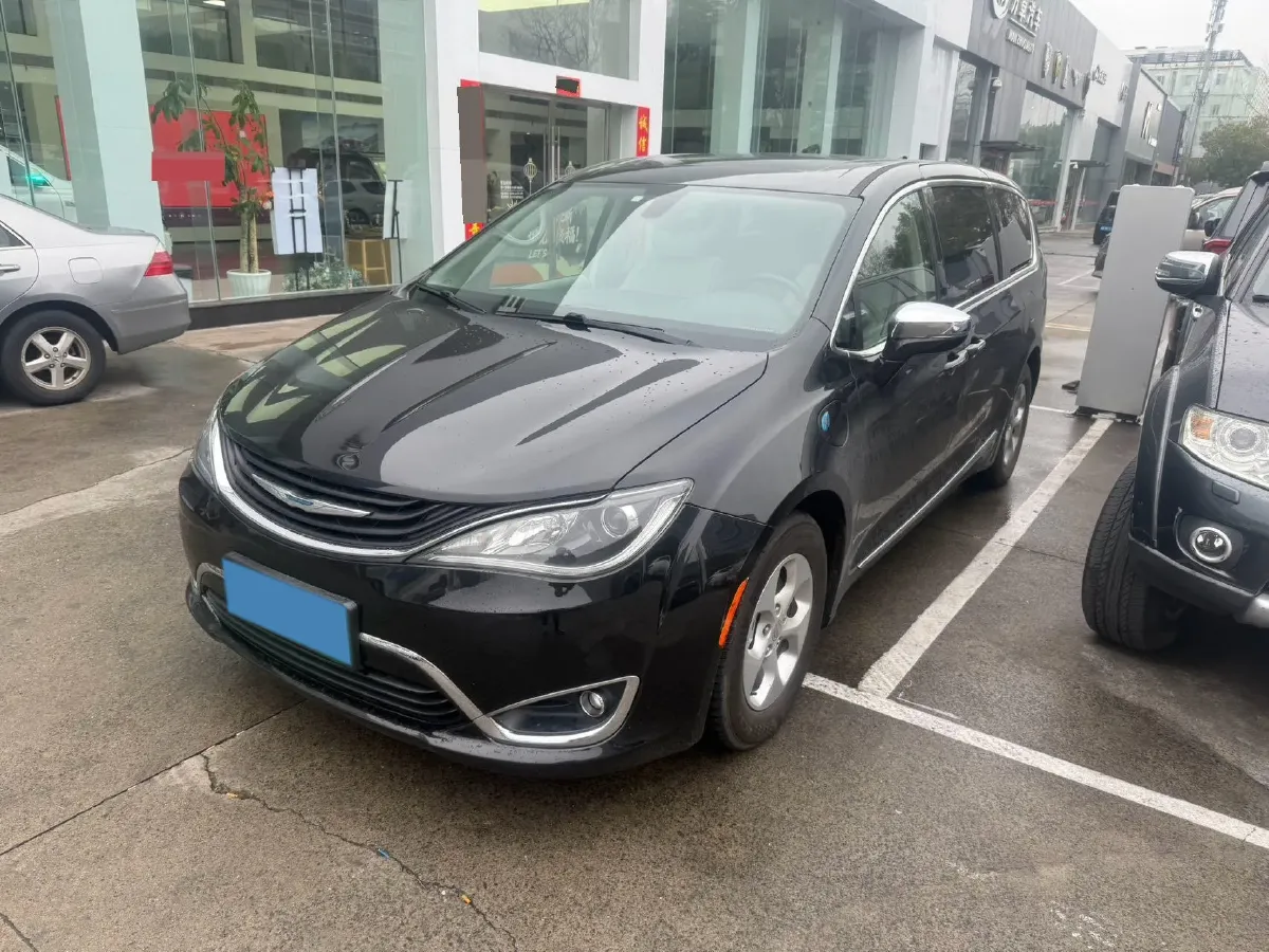 2018 Chrysler Pacifica 3.6L 245HP V6 E-CVT PHEV 16KWH,autocango,china used car exporter,china ev exporter,chinese used car exporter,chinese used ev exporter