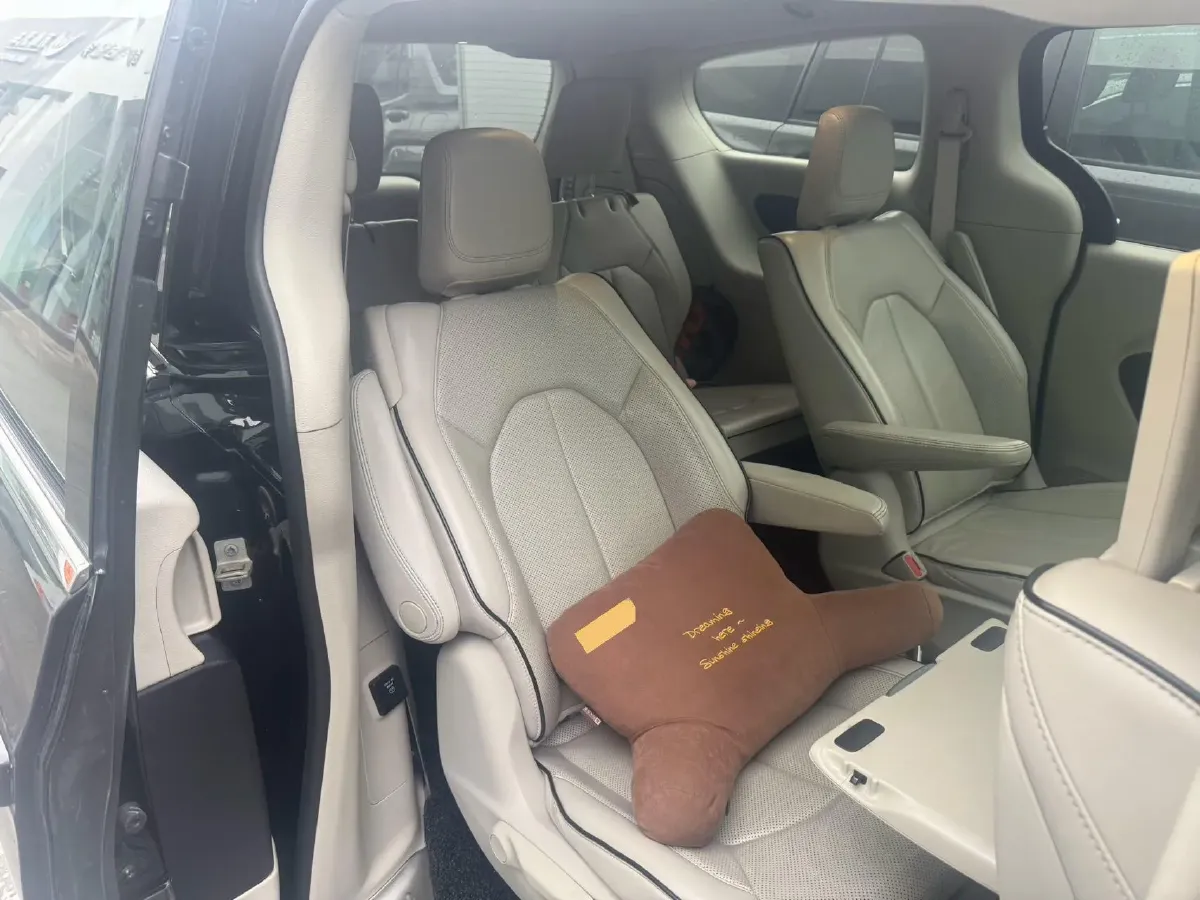 2018 Chrysler Pacifica 3.6L 245HP V6 E-CVT PHEV 16KWH,autocango,china used car exporter,china ev exporter,chinese used car exporter,chinese used ev exporter