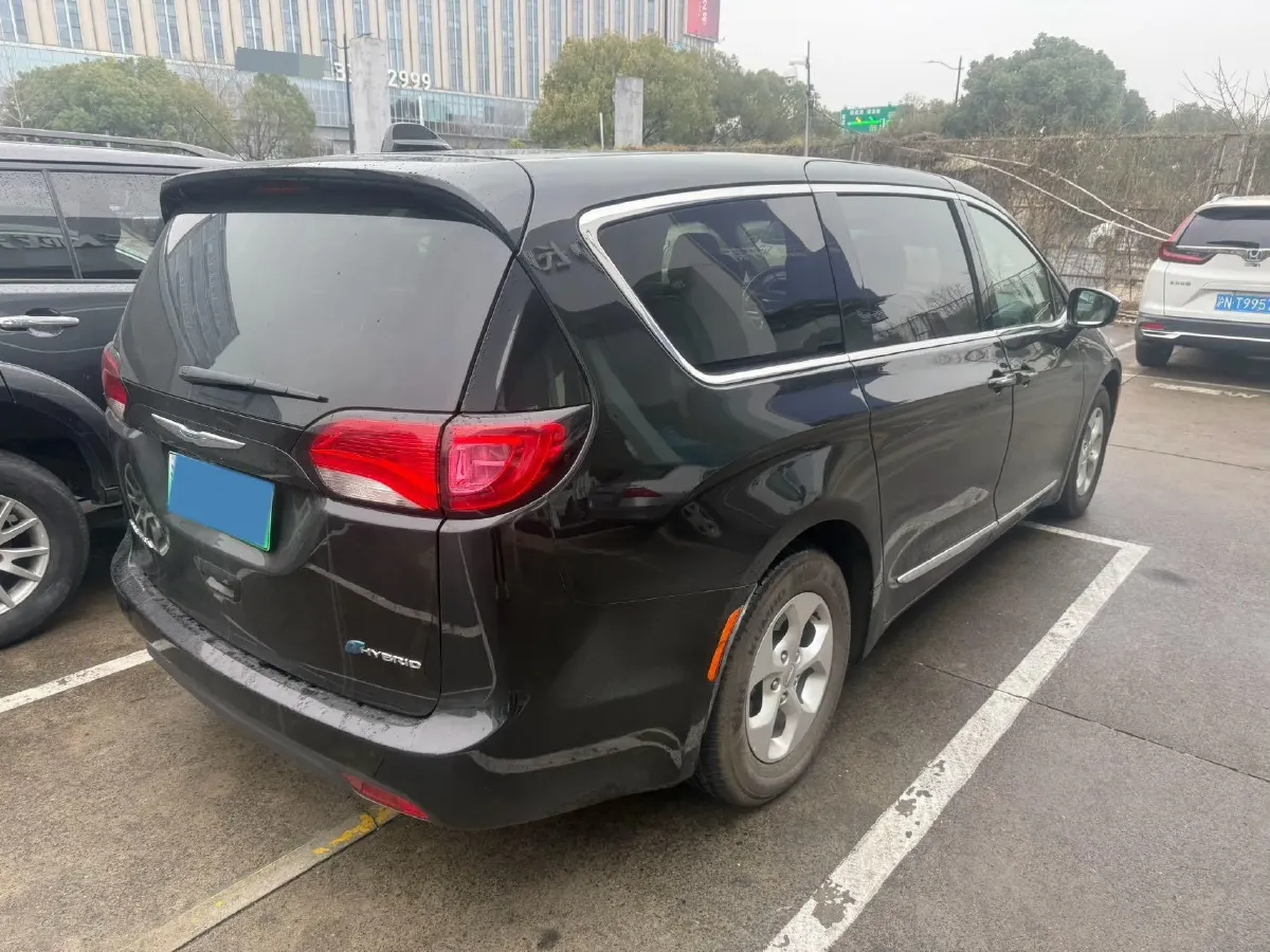 2018 Chrysler Pacifica 3.6L 245HP V6 E-CVT PHEV 16KWH,autocango,china used car exporter,china ev exporter,chinese used car exporter,chinese used ev exporter