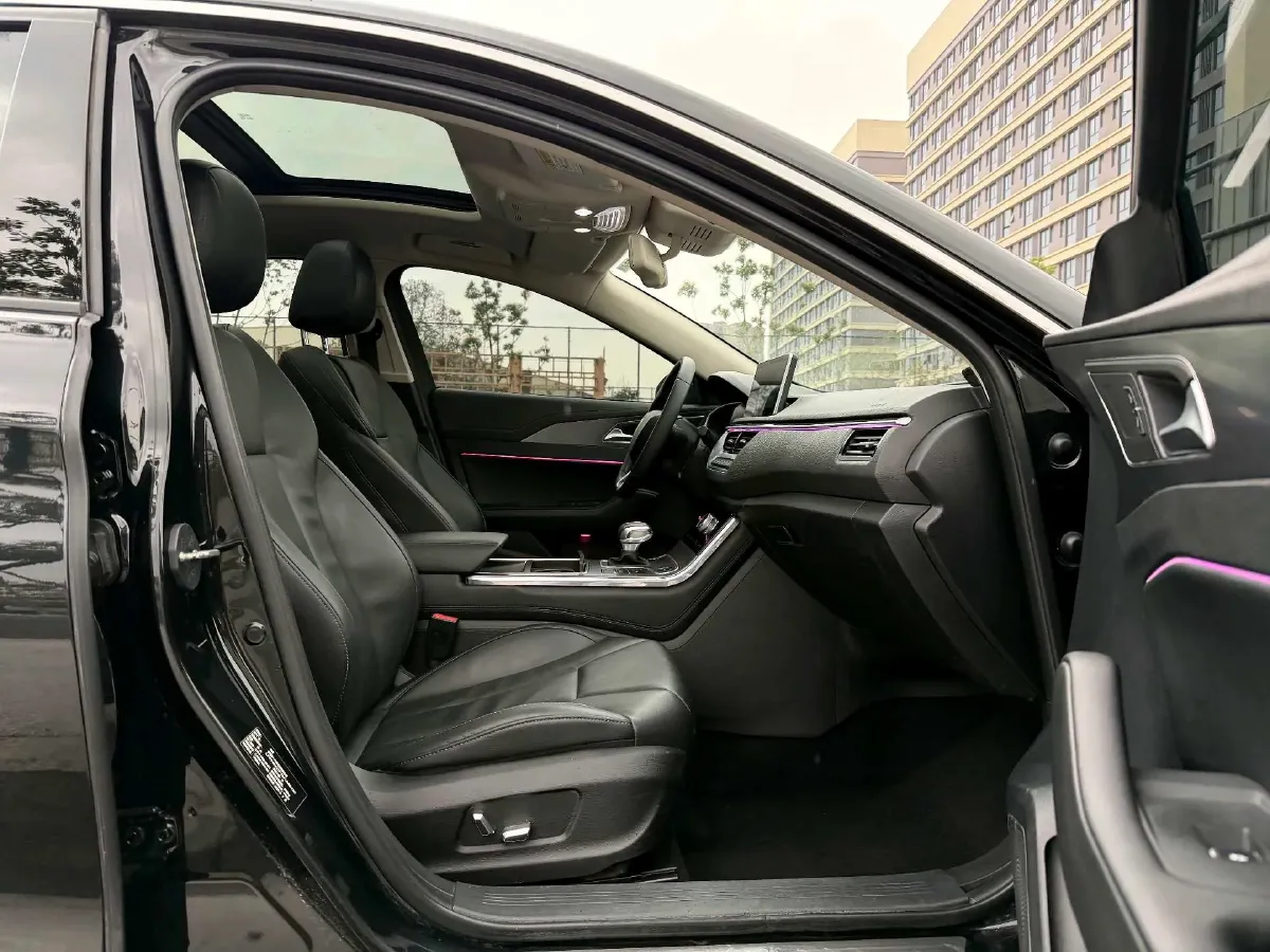 2020 HongQi H5 1.8T 197HP L4 6AT,autocango,china used car exporter,china ev exporter,chinese used car exporter,chinese used ev exporter