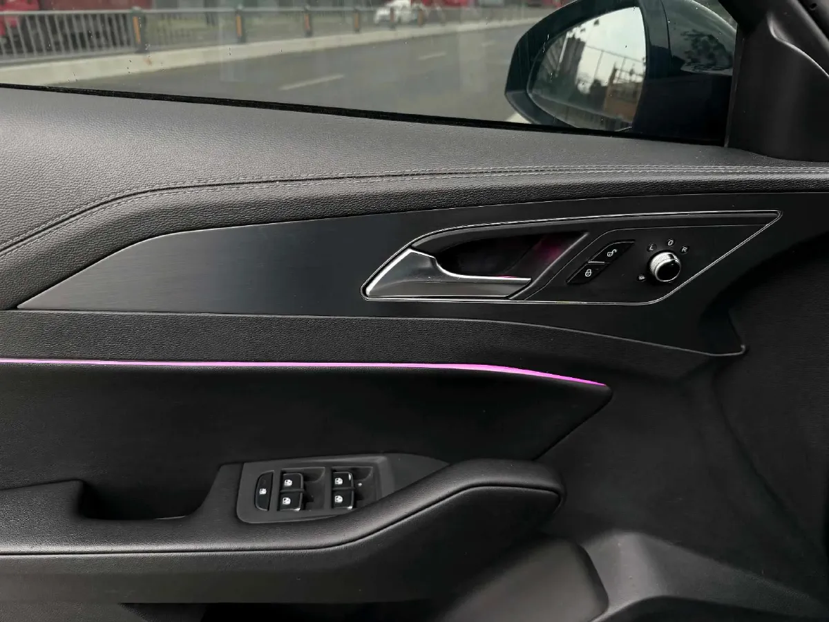 2020 HongQi H5 1.8T 197HP L4 6AT,autocango,china used car exporter,china ev exporter,chinese used car exporter,chinese used ev exporter