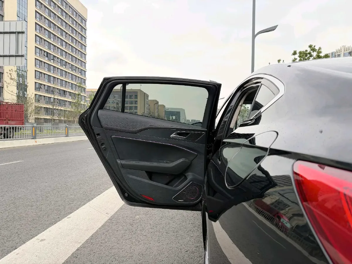 2020 HongQi H5 1.8T 197HP L4 6AT,autocango,china used car exporter,china ev exporter,chinese used car exporter,chinese used ev exporter