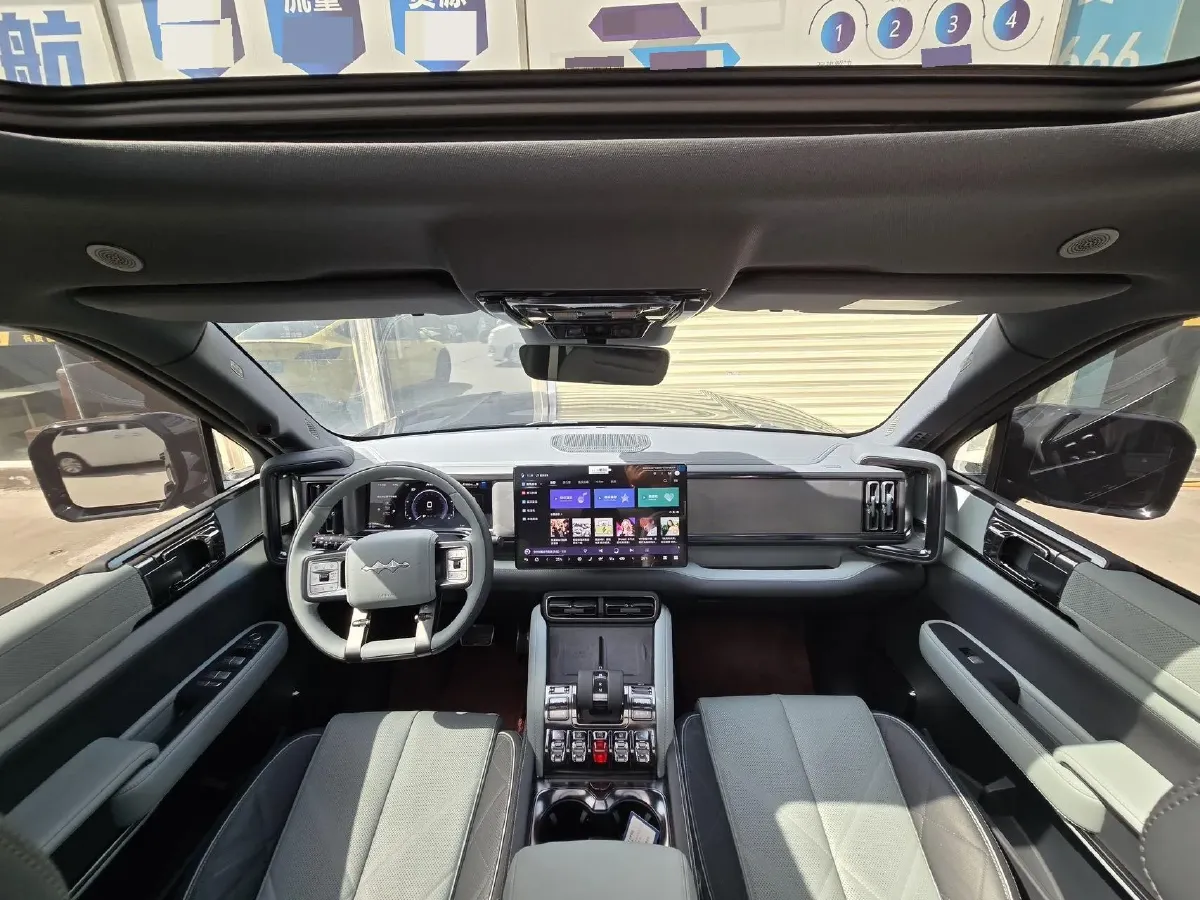 2025 FangChengBao Bao 5 1.5T 194HP L4 E-CVT PHEV 31.8KWH,autocango,china used car exporter,china ev exporter,chinese used car exporter,chinese used ev exporter