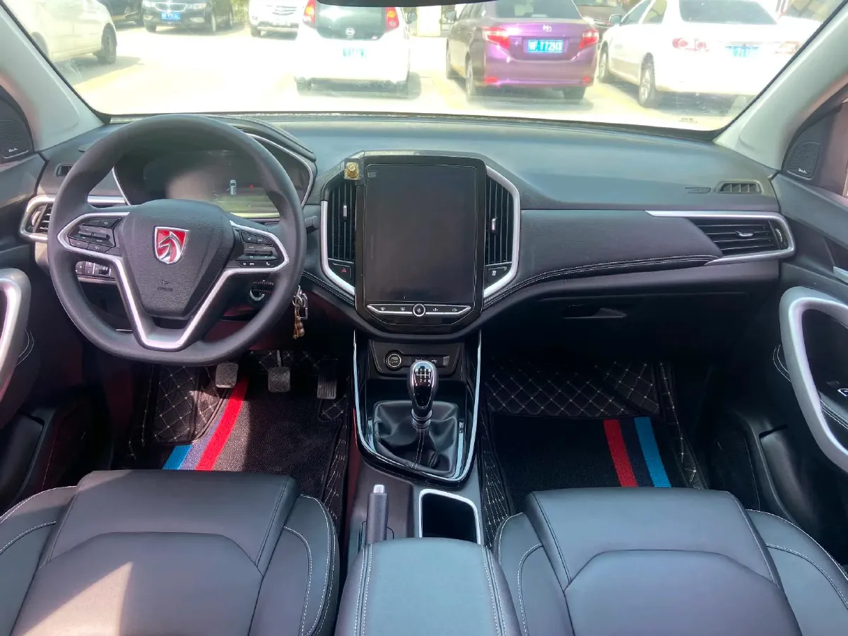 2021 BaoJun 530 1.5T 147HP L4 6MT,autocango,china used car exporter,china ev exporter,chinese used car exporter,chinese used ev exporter