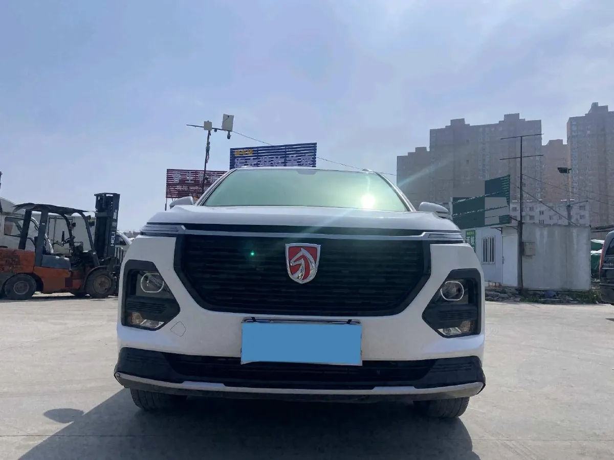 2021 BaoJun 530 1.5T 147HP L4 6MT,autocango,china used car exporter,china ev exporter,chinese used car exporter,chinese used ev exporter