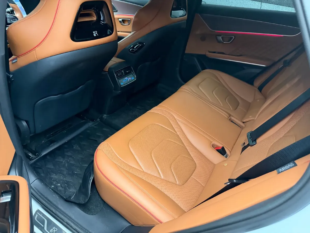 2022 Volkswagen Tiguan L 2.0T 186HP L4 7DCT,autocango,china used car exporter,china ev exporter,chinese used car exporter,chinese used ev exporter