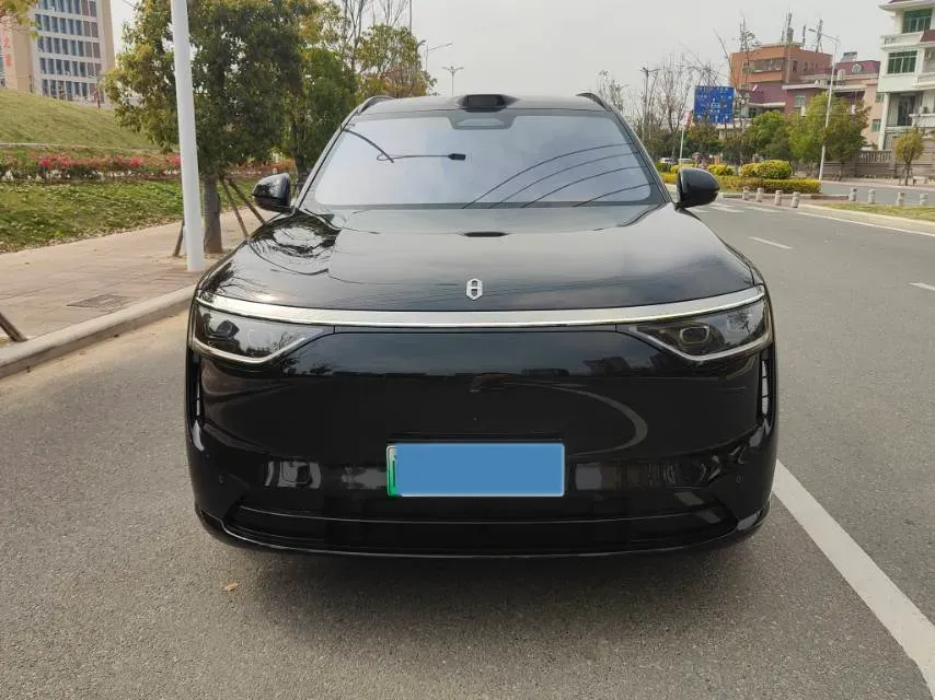 2025 AITO AITO M8 REEV 160HP REEV 53.4KWH,autocango,china used car exporter,china ev exporter,chinese used car exporter,chinese used ev exporter