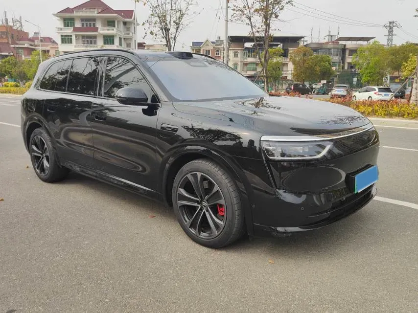 2025 AITO AITO M8 REEV 160HP REEV 53.4KWH,autocango,china used car exporter,china ev exporter,chinese used car exporter,chinese used ev exporter