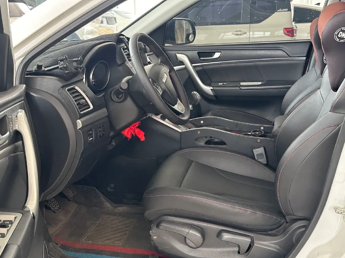 2019 Haval M6 1.5T 150HP L4 7DCT,autocango,china used car exporter,china ev exporter,chinese used car exporter,chinese used ev exporter