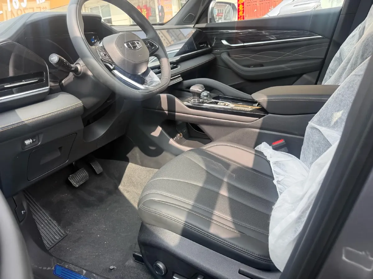 2024 Geely Monjaro 2.0T 218HP L4 7DCT,autocango,china used car exporter,china ev exporter,chinese used car exporter,chinese used ev exporter