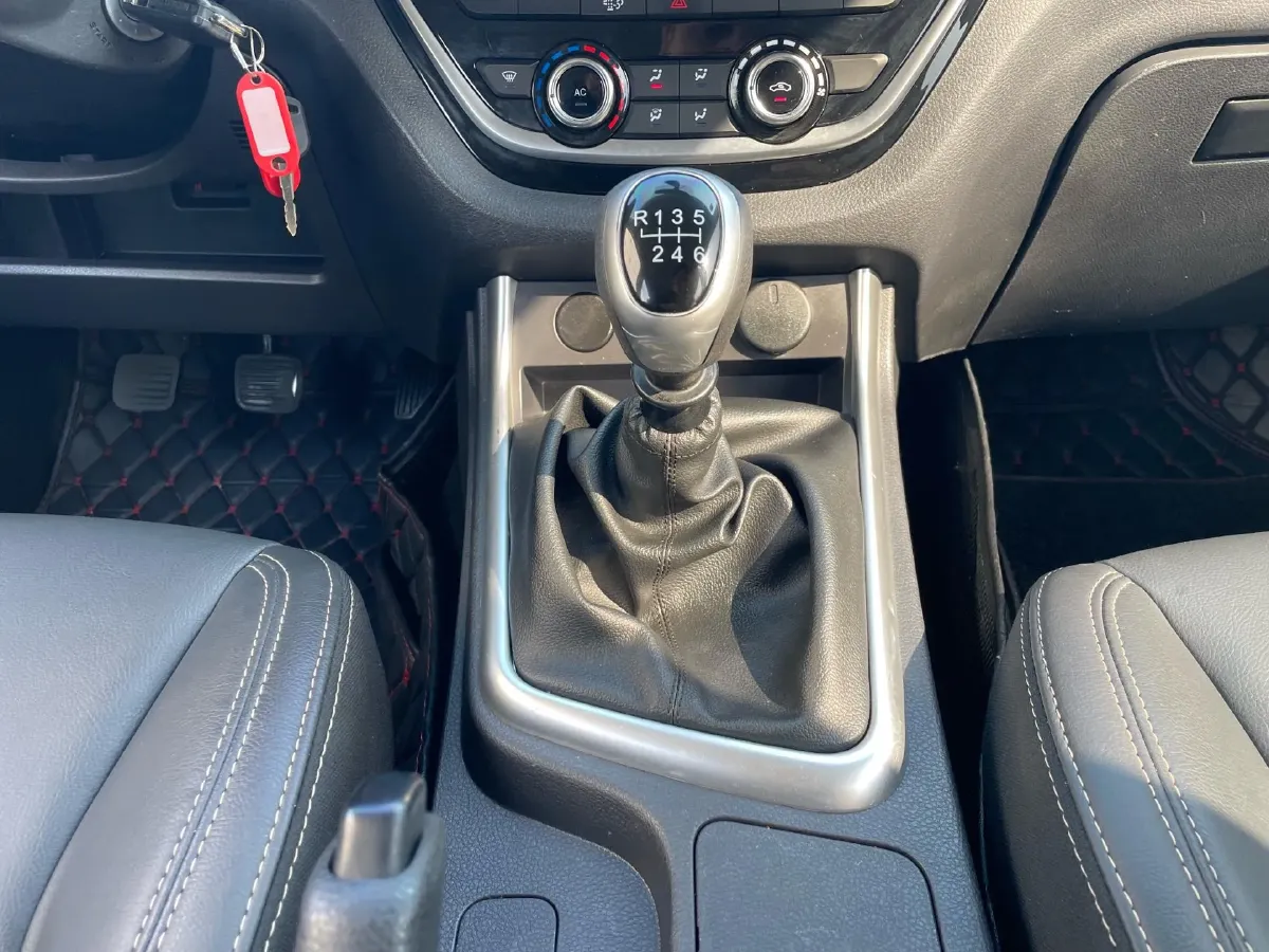 2023 Isuzu RE-MAX Jim 2.5T 143HP L4 6MT,autocango,china used car exporter,china ev exporter,chinese used car exporter,chinese used ev exporter