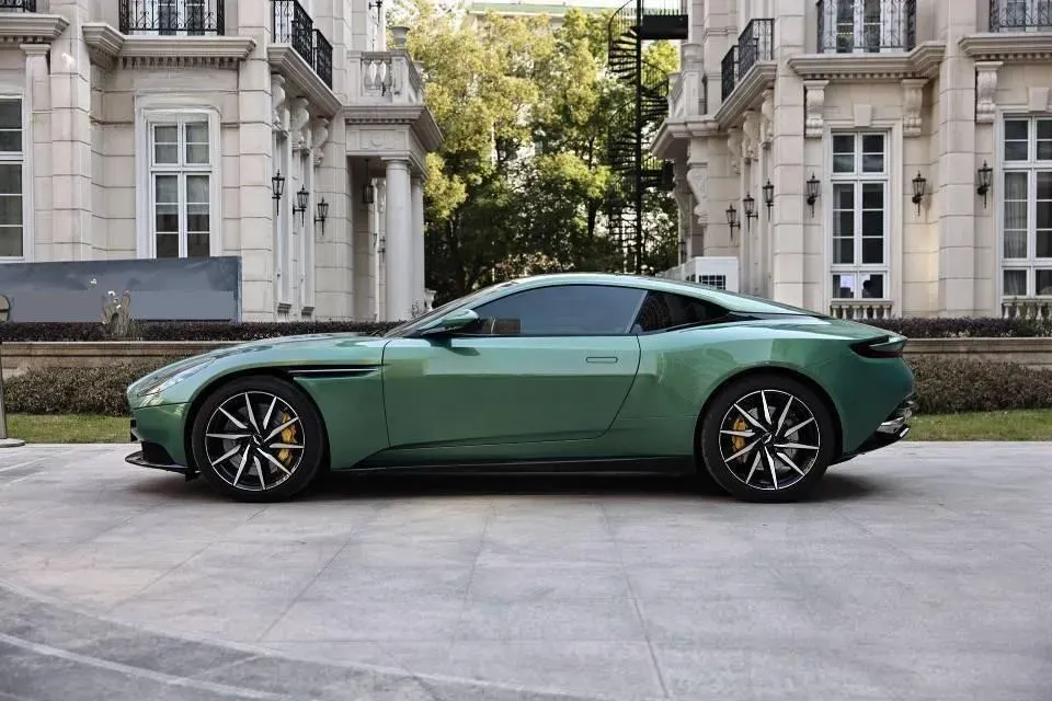 2022 Aston Martin DB11 4.0T 534HP V8 8AT,autocango,china used car exporter,china ev exporter,chinese used car exporter,chinese used ev exporter
