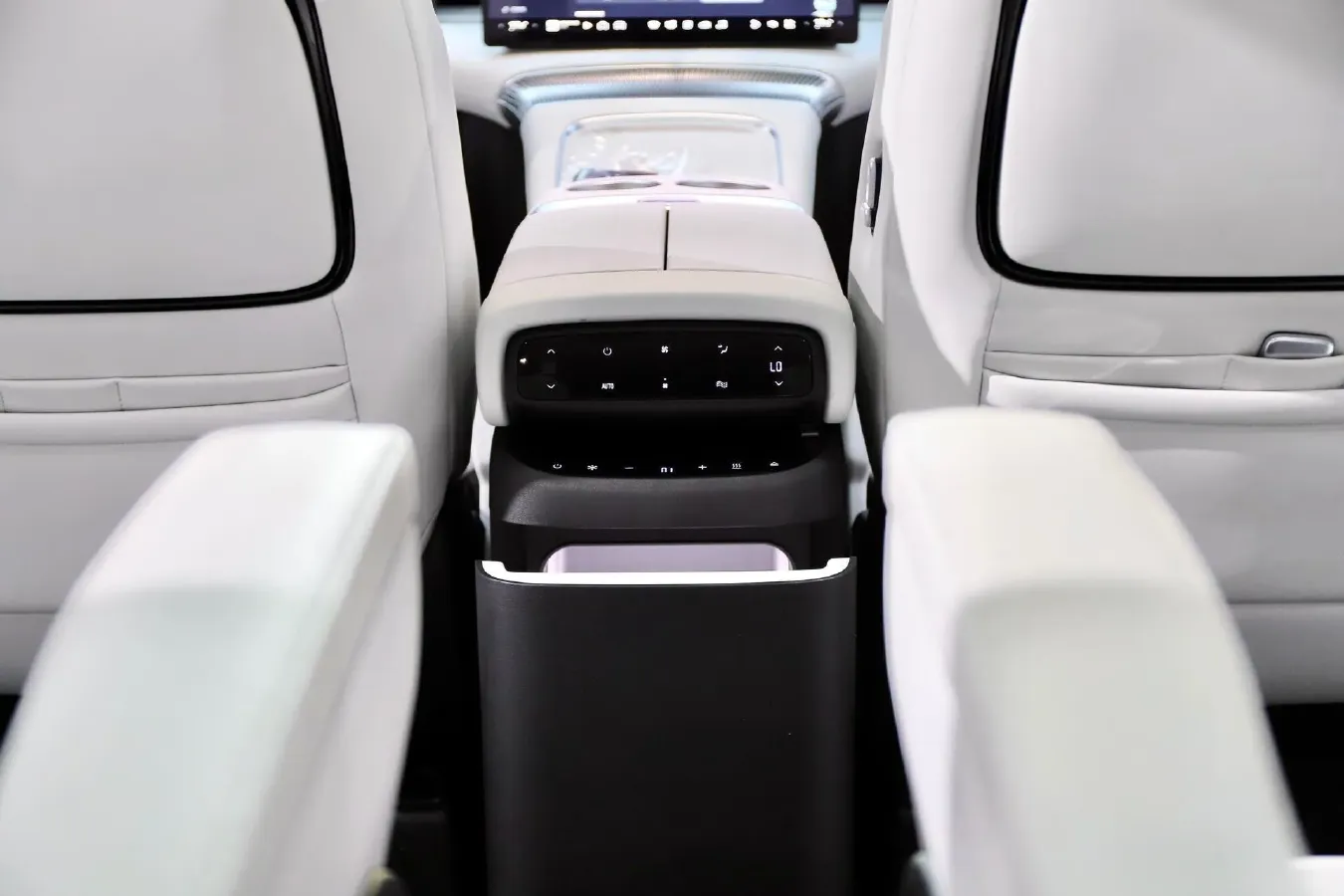 2024 Xpeng X9 BEV 101.5KWH,autocango,china used car exporter,china ev exporter,chinese used car exporter,chinese used ev exporter